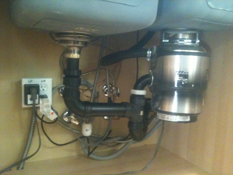 Garbage disposal on small bowl